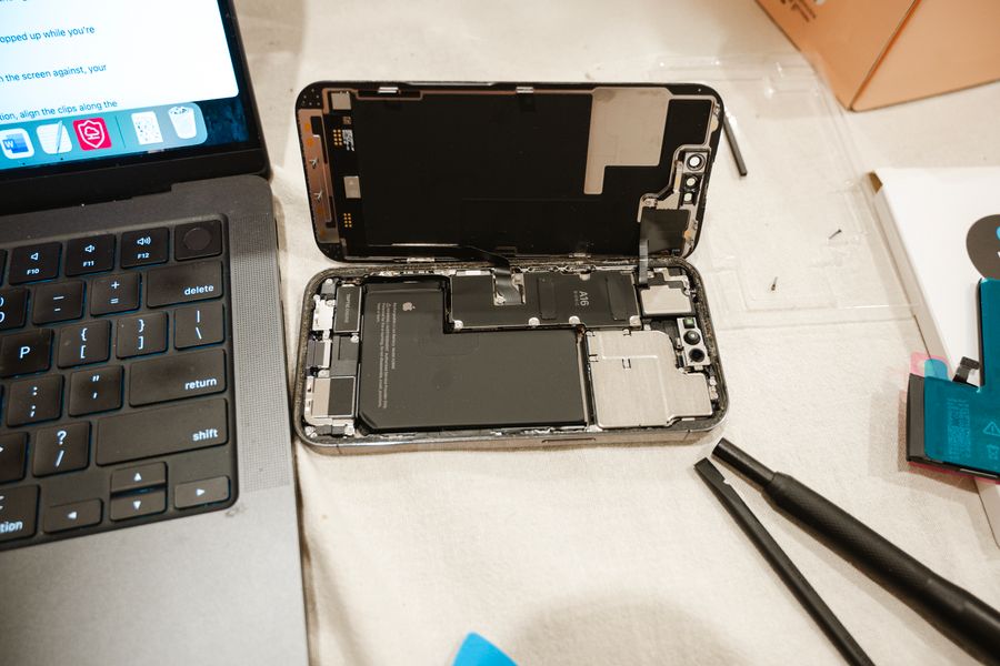 Modelos de iPhone Pro y Pro Max generaciones 16 a 18